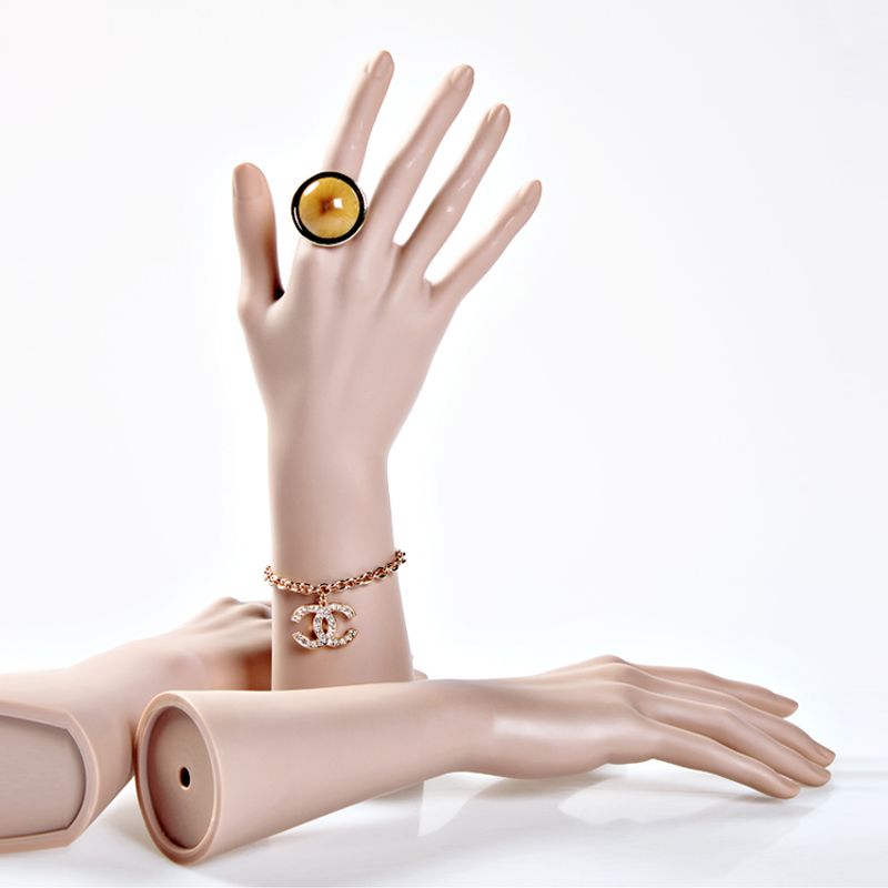 Body Jewelry Plus - Tangan Manekin Wanita Tak Terpecahkan, Tangan